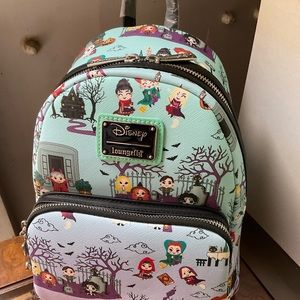 DISNEY PARKS    Loungefly Hocus Pocus Chibi scene AOP. RETIRED NWT